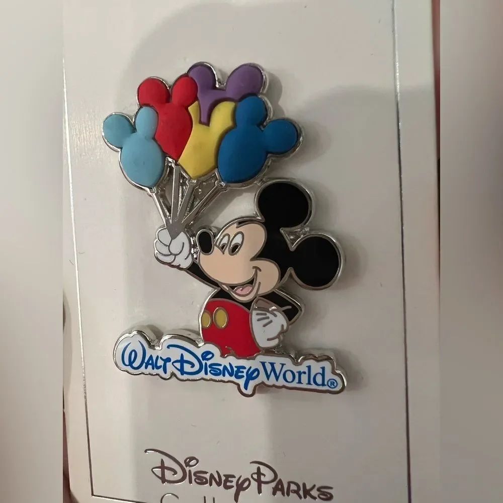 NWT Walt Disney World Mickey Pin
